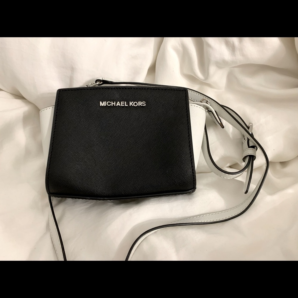 Michael Kors small bag long strap black and white
